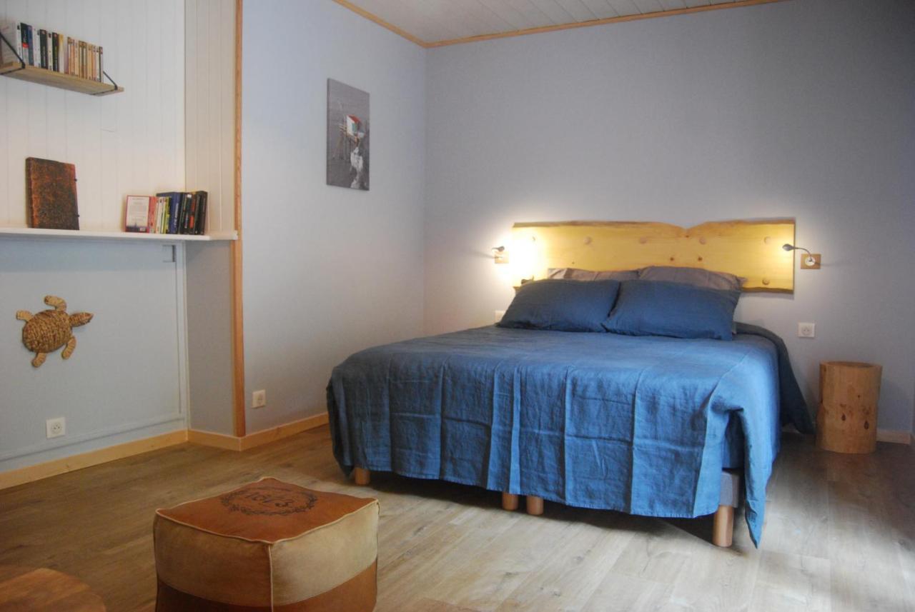 Au Son De L Angelus Bed and Breakfast Moncrabeau Eksteriør billede
